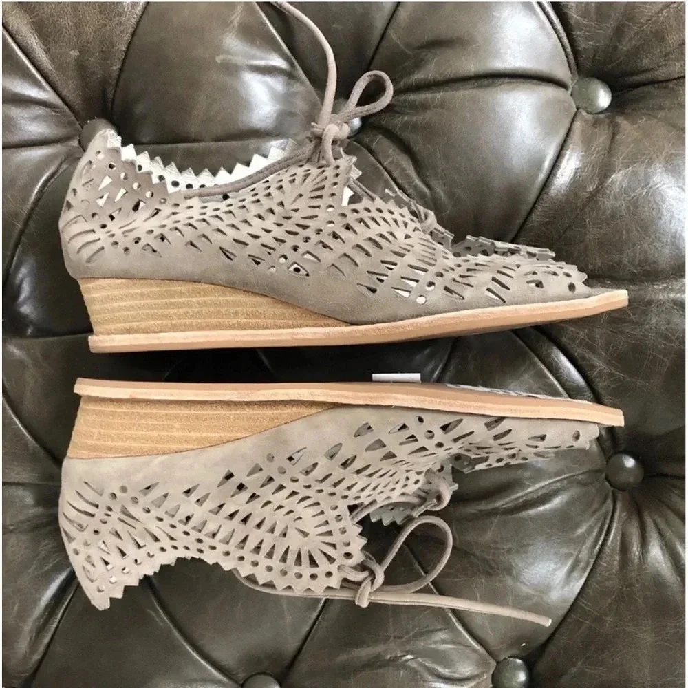 New Jeffrey Campbell Espejo low Wedge Sandal Perforated laser cut lace up print